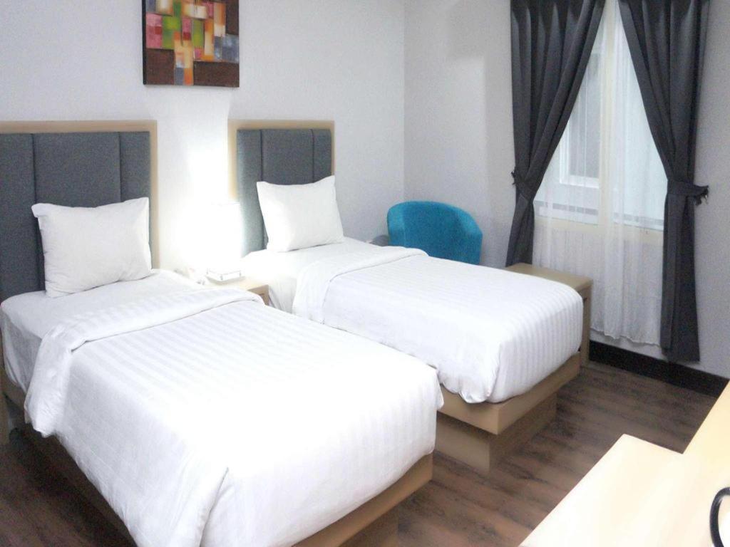 Orchardz Hotel Gajah Mada Pontianak Exterior photo