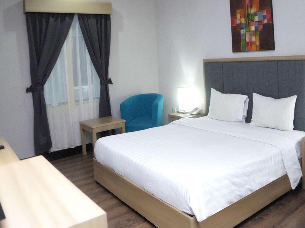 Orchardz Hotel Gajah Mada Pontianak Exterior photo