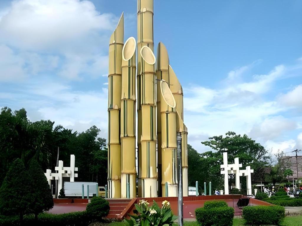 Orchardz Hotel Gajah Mada Pontianak Exterior photo
